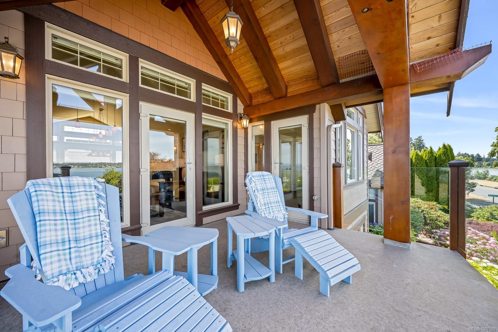 3943-3941 Marine Dr, Royston, BC