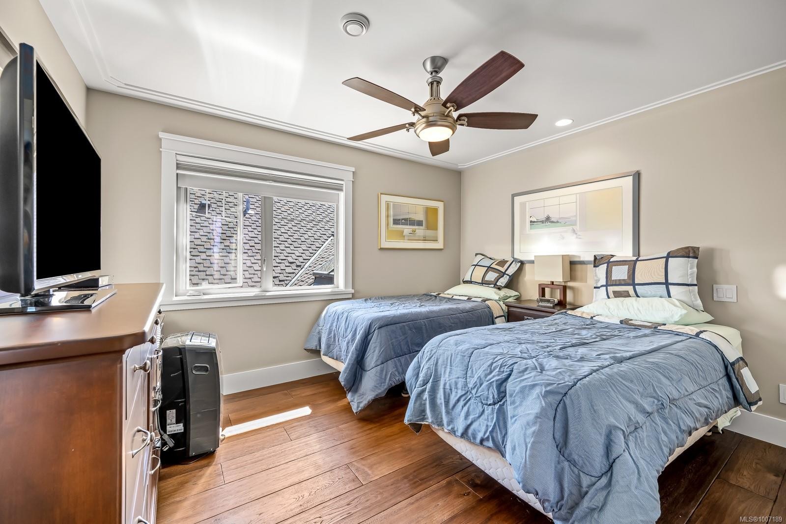 3943-3941 Marine Dr, Royston, BC