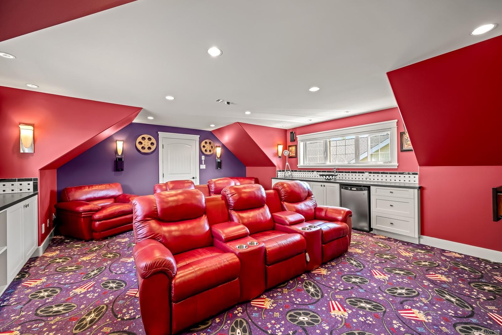 3943-3941 Marine Dr, Royston, BC