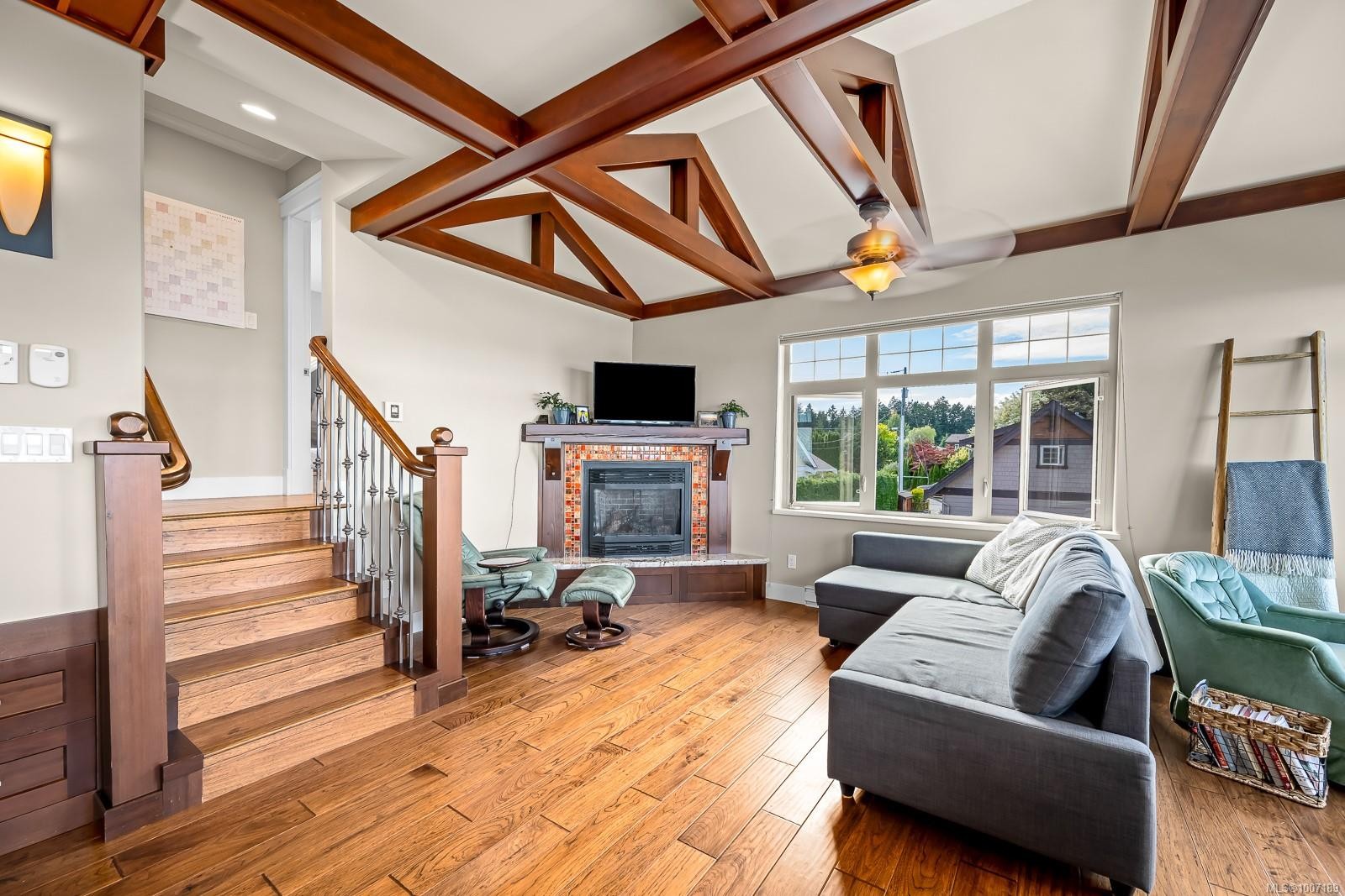 3943-3941 Marine Dr, Royston, BC