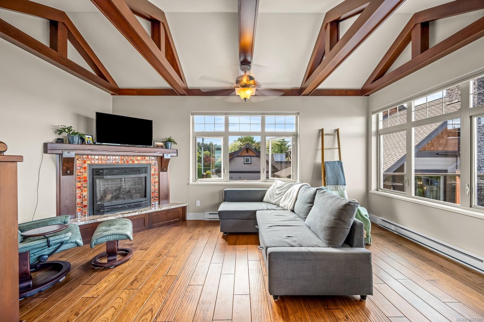 3943-3941 Marine Dr, Royston, BC