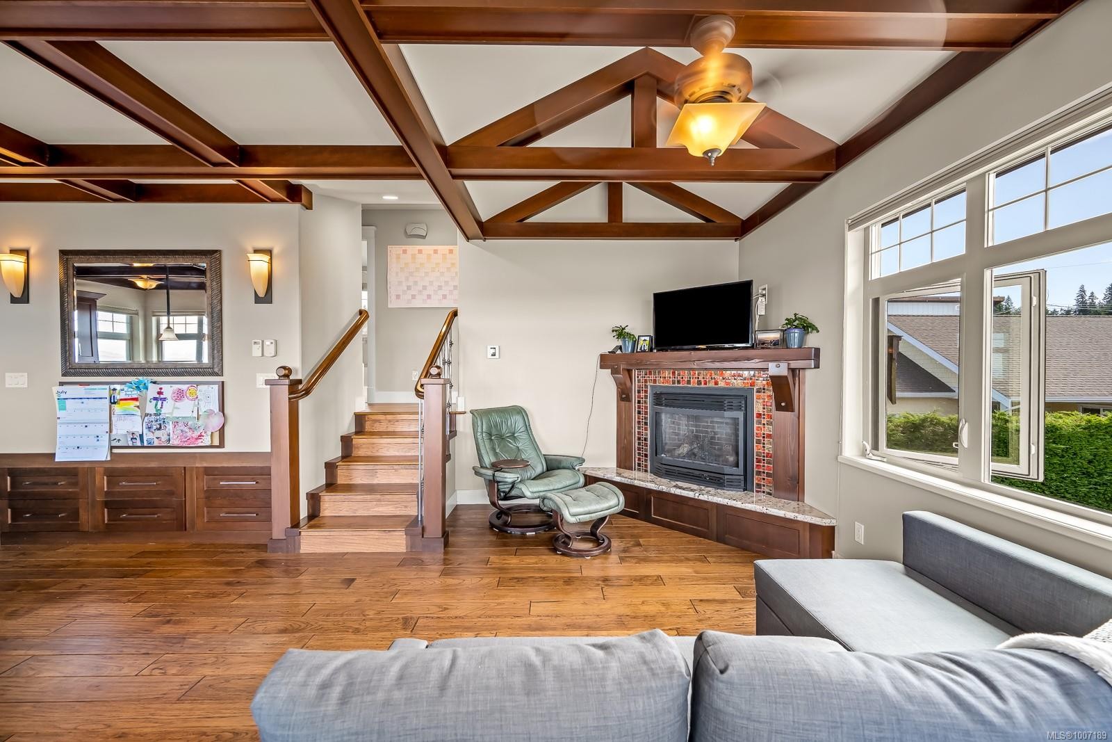 3943-3941 Marine Dr, Royston, BC