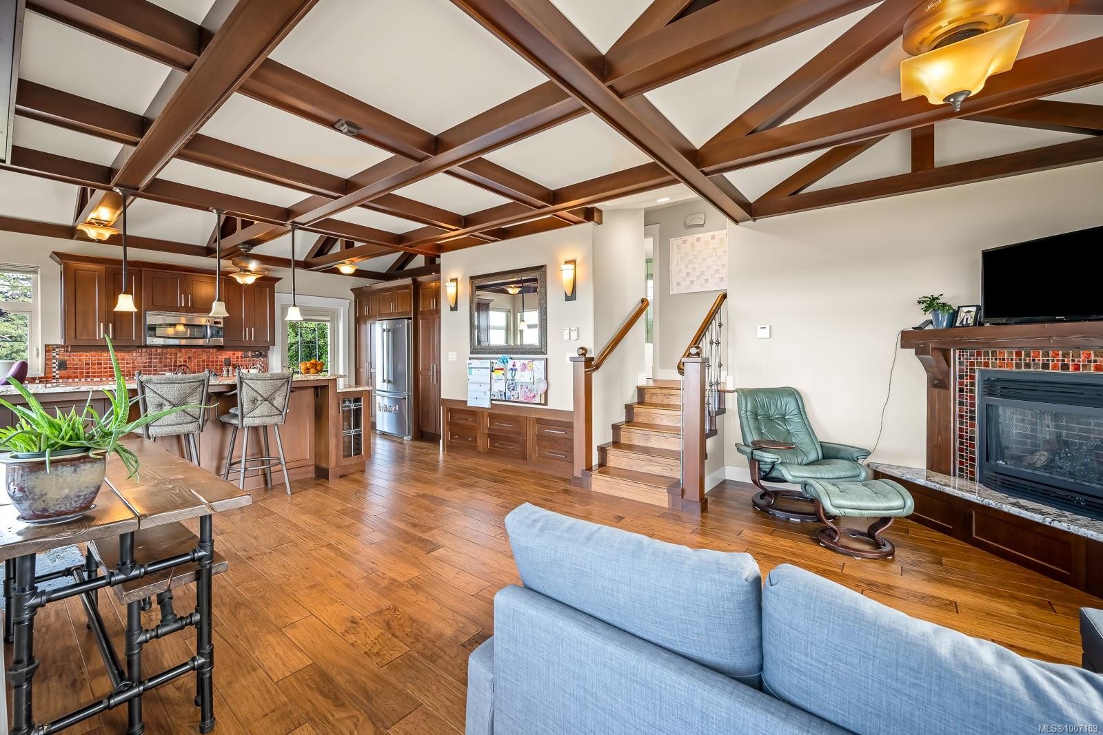 3943-3941 Marine Dr, Royston, BC