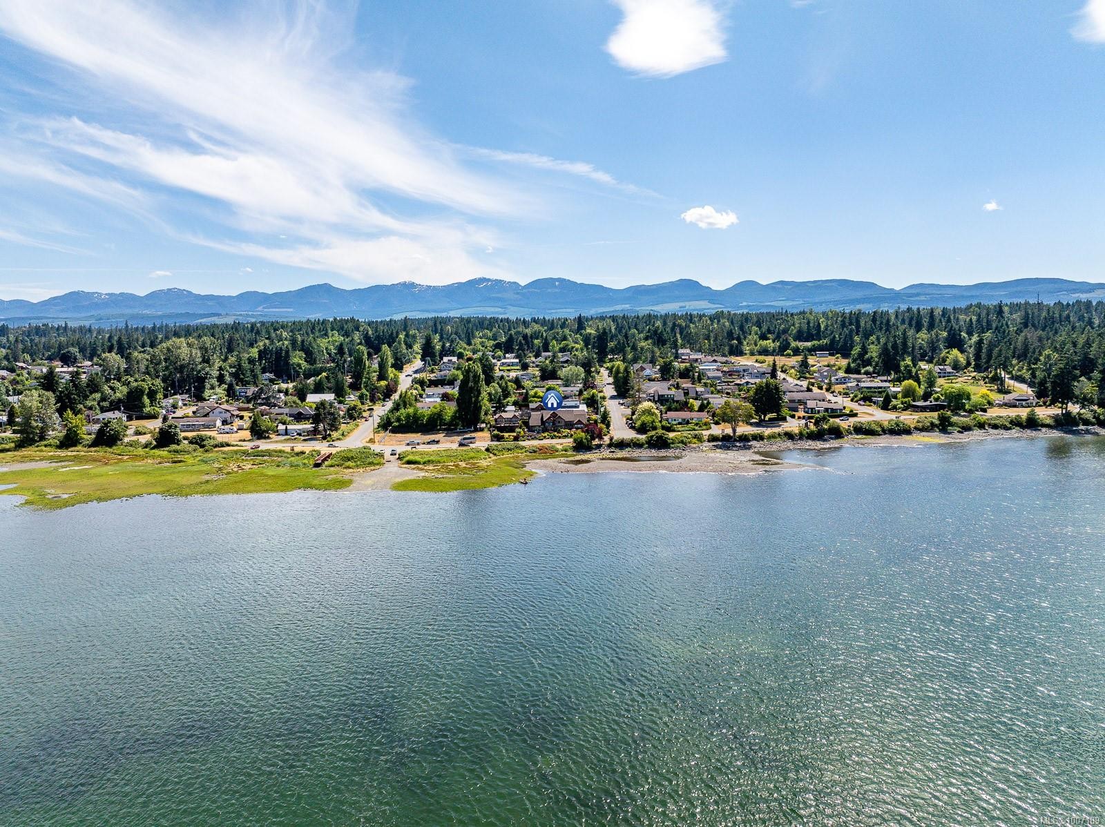 3943-3941 Marine Dr, Royston, BC