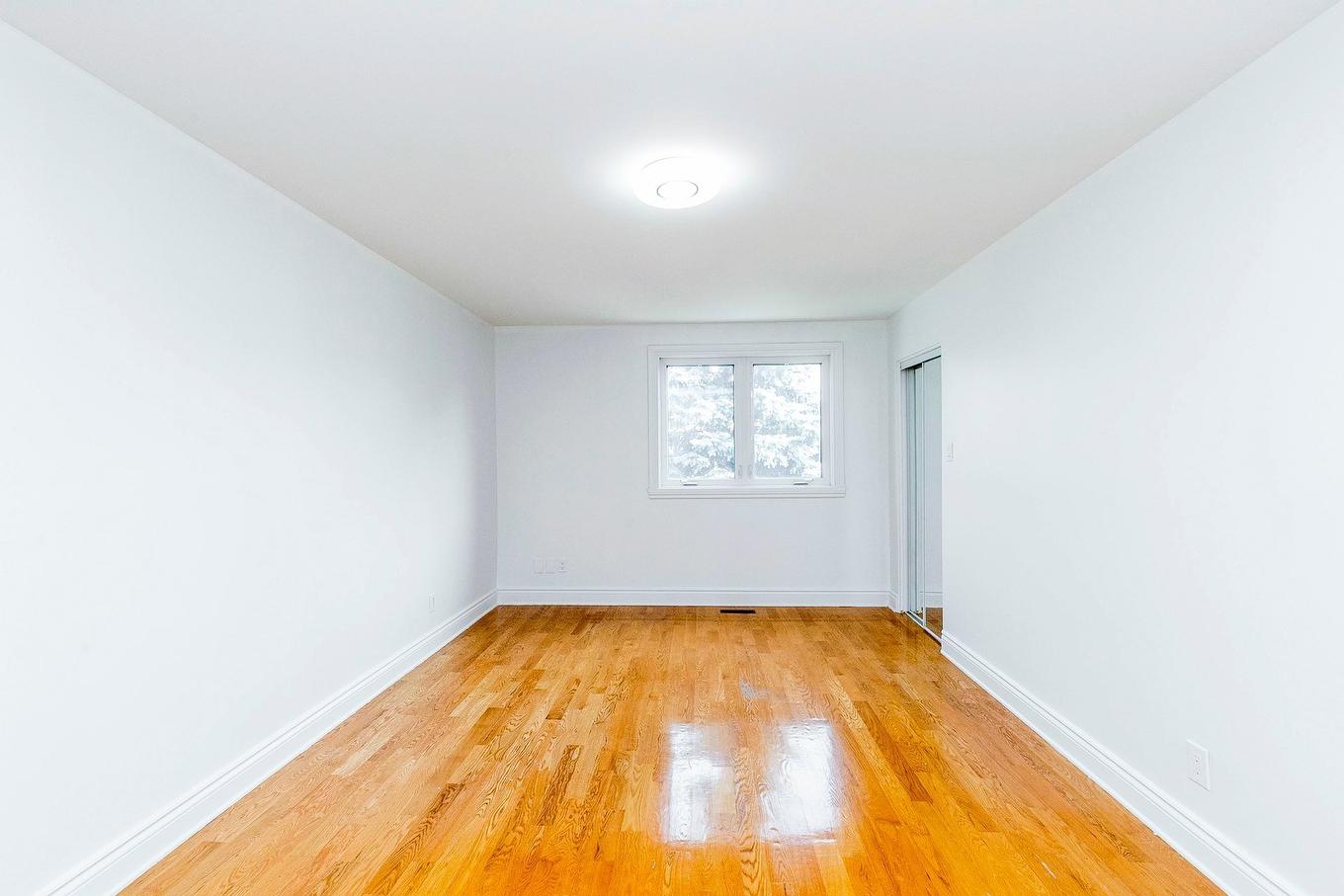 Chambre à coucher - 97 Rue Chatillon, Dollard-Des-Ormeaux, QC - Indoor Photo Showing Other Room