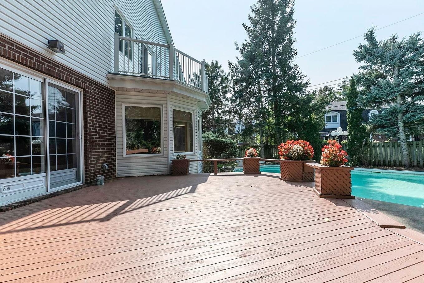 Cour - 97 Rue Chatillon, Dollard-Des-Ormeaux, QC - Outdoor With Exterior