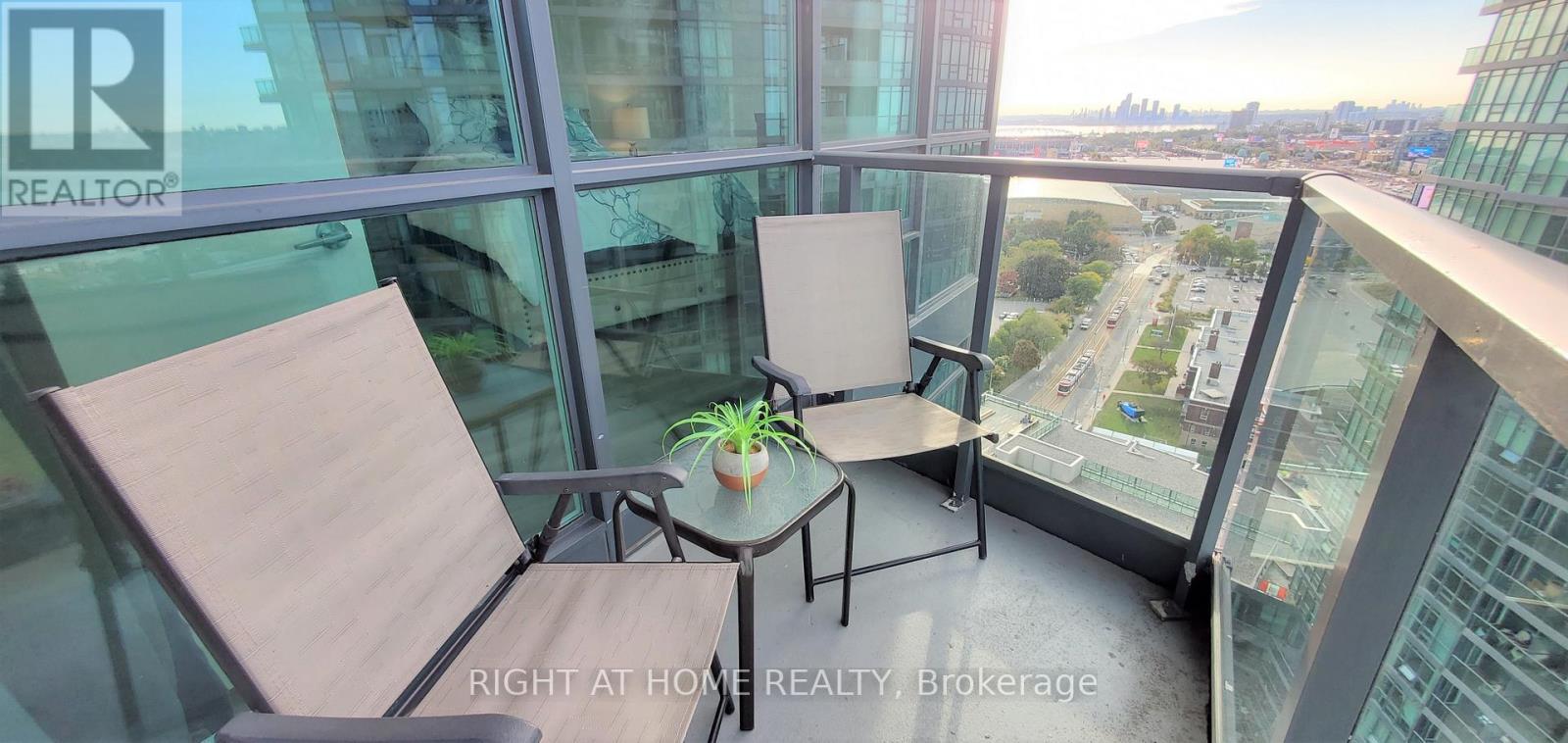 2502 - 219 Fort York Boulevard, Toronto, ON - Outdoor With Exterior