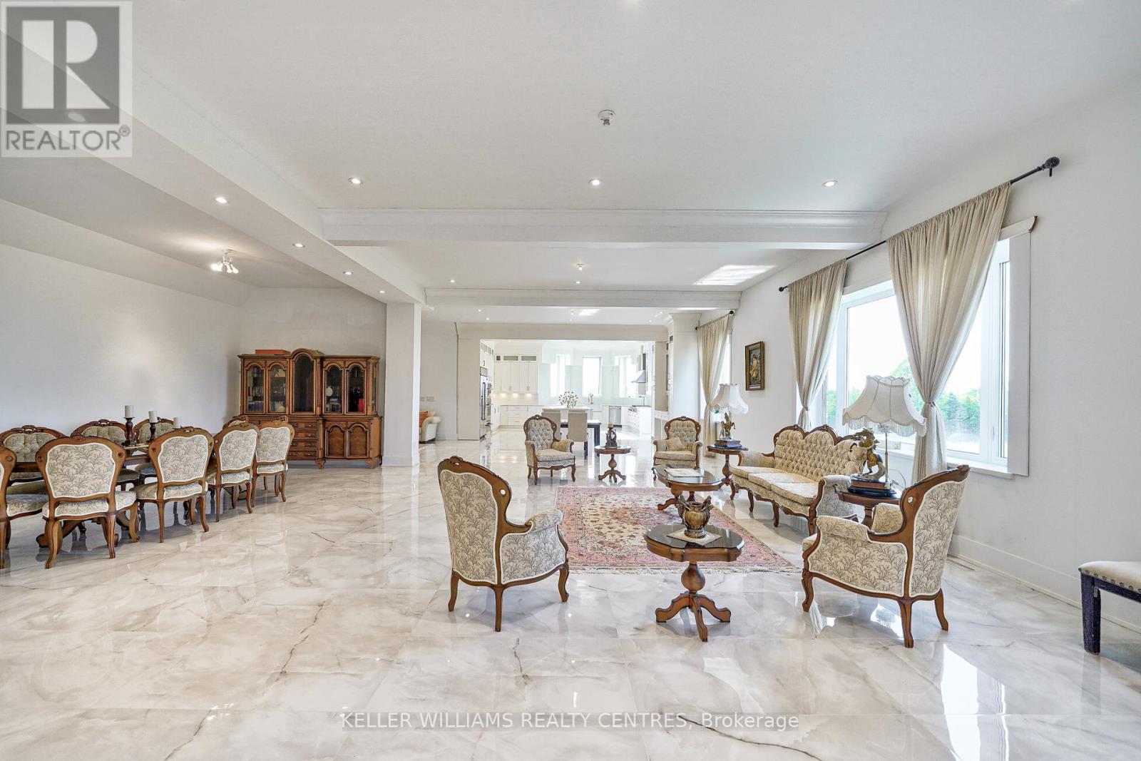 6196 Ravenshoe Road, Georgina, ON - Indoor