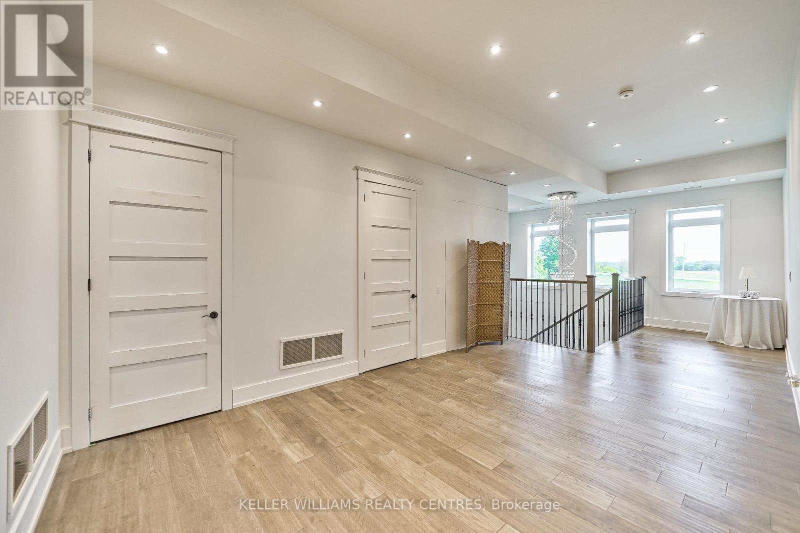 6196 Ravenshoe Road, Georgina, ON - Indoor Photo Showing Other Room