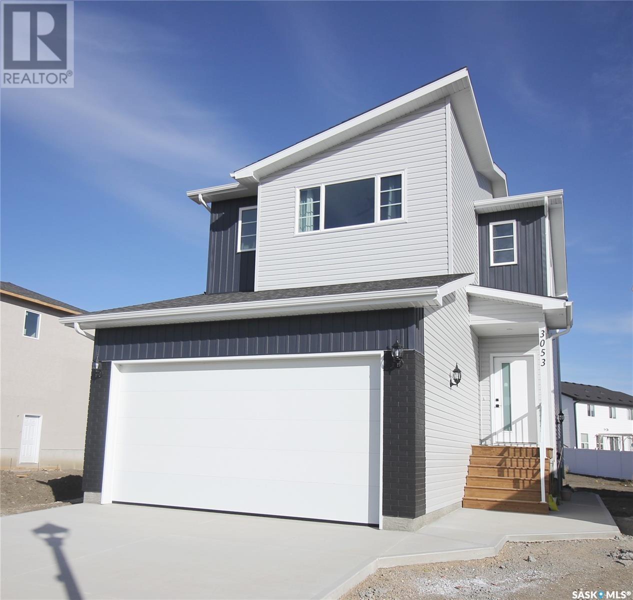 3005 Dumont Way, Regina, SK - Outdoor