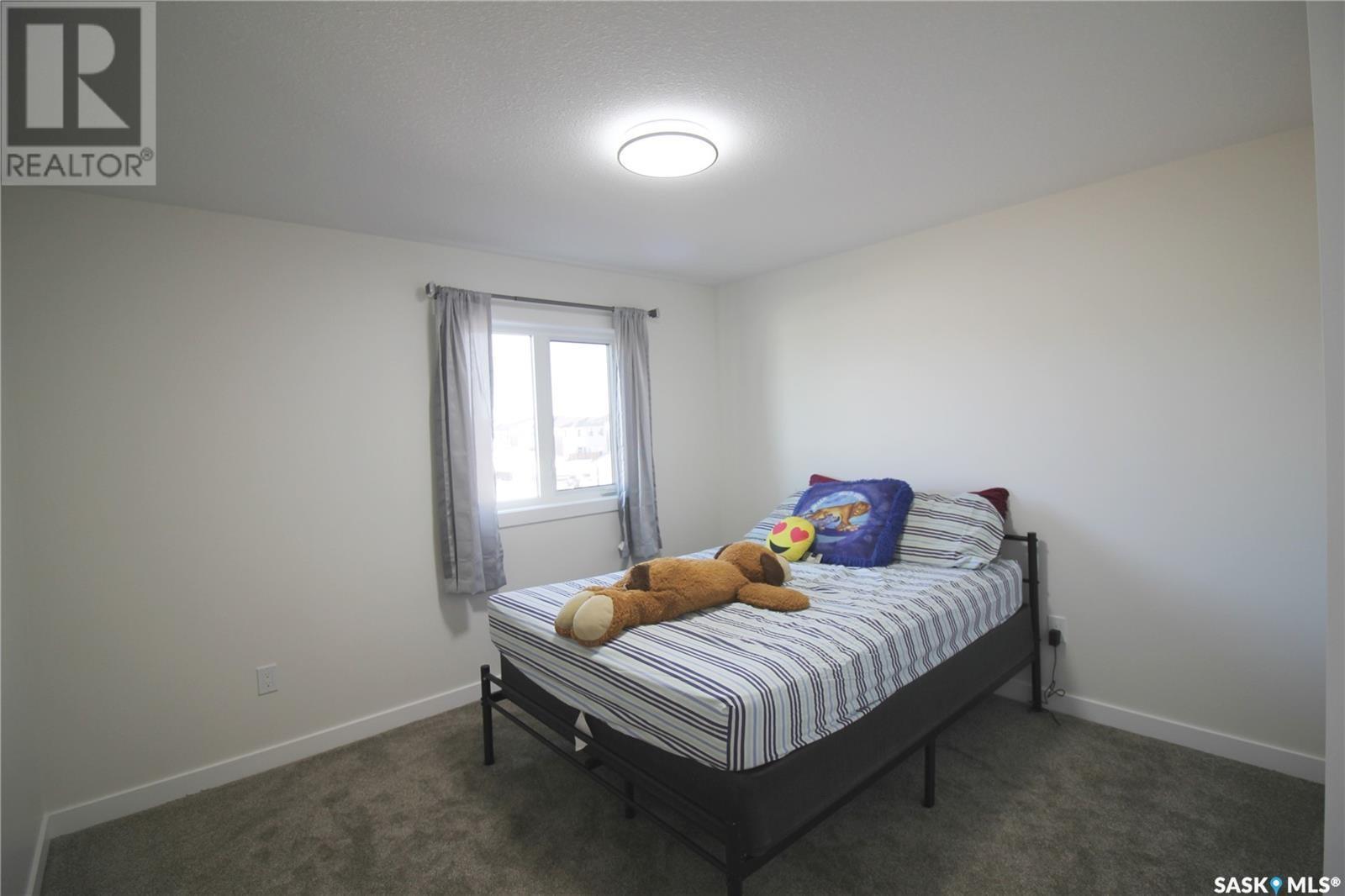 3005 Dumont Way, Regina, SK - Indoor Photo Showing Bedroom