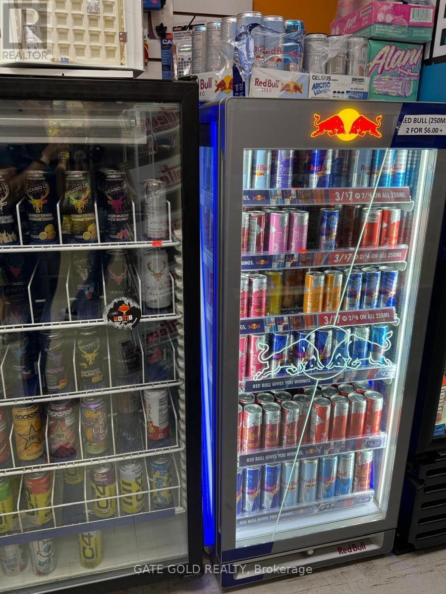 3 - 8 Queensway E, Norfolk, ON