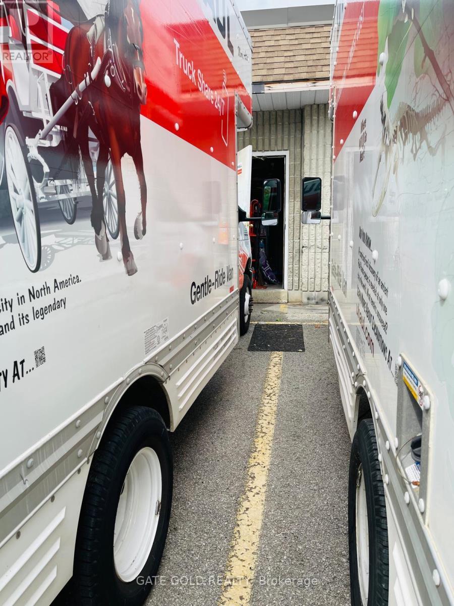 3 - 8 Queensway E, Norfolk, ON