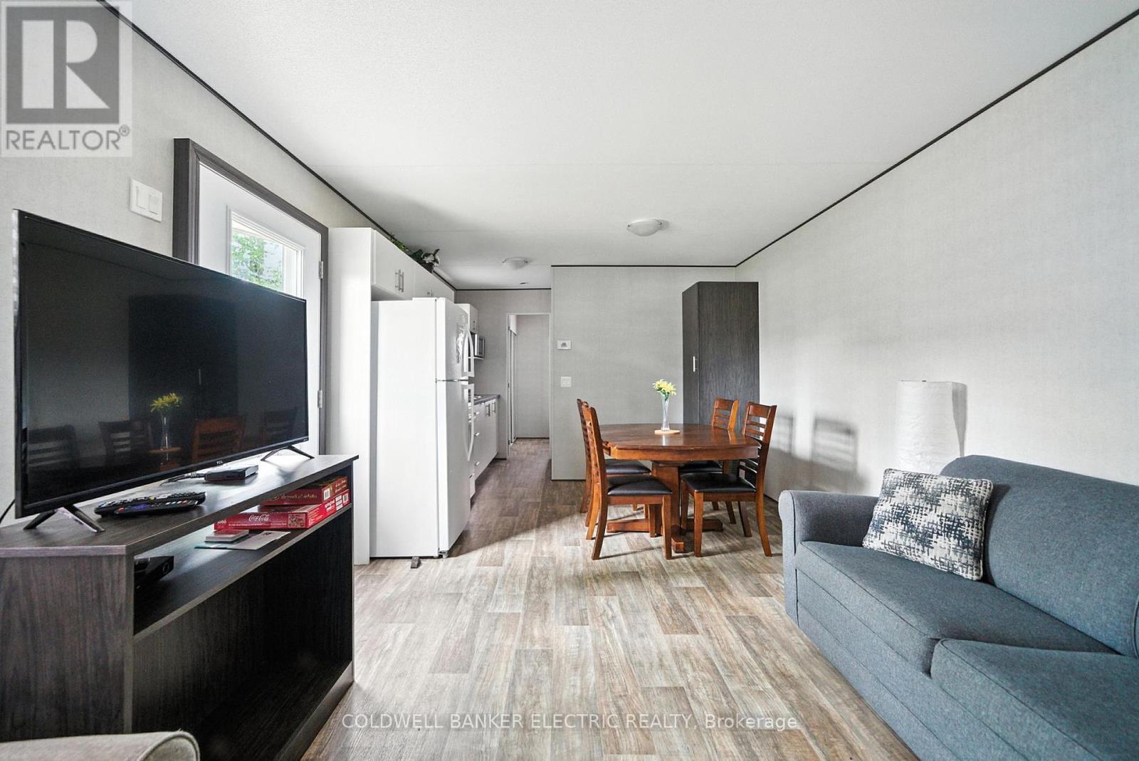 40 Stand - 1235 Villiers Line, Otonabee-South Monaghan, ON - Indoor