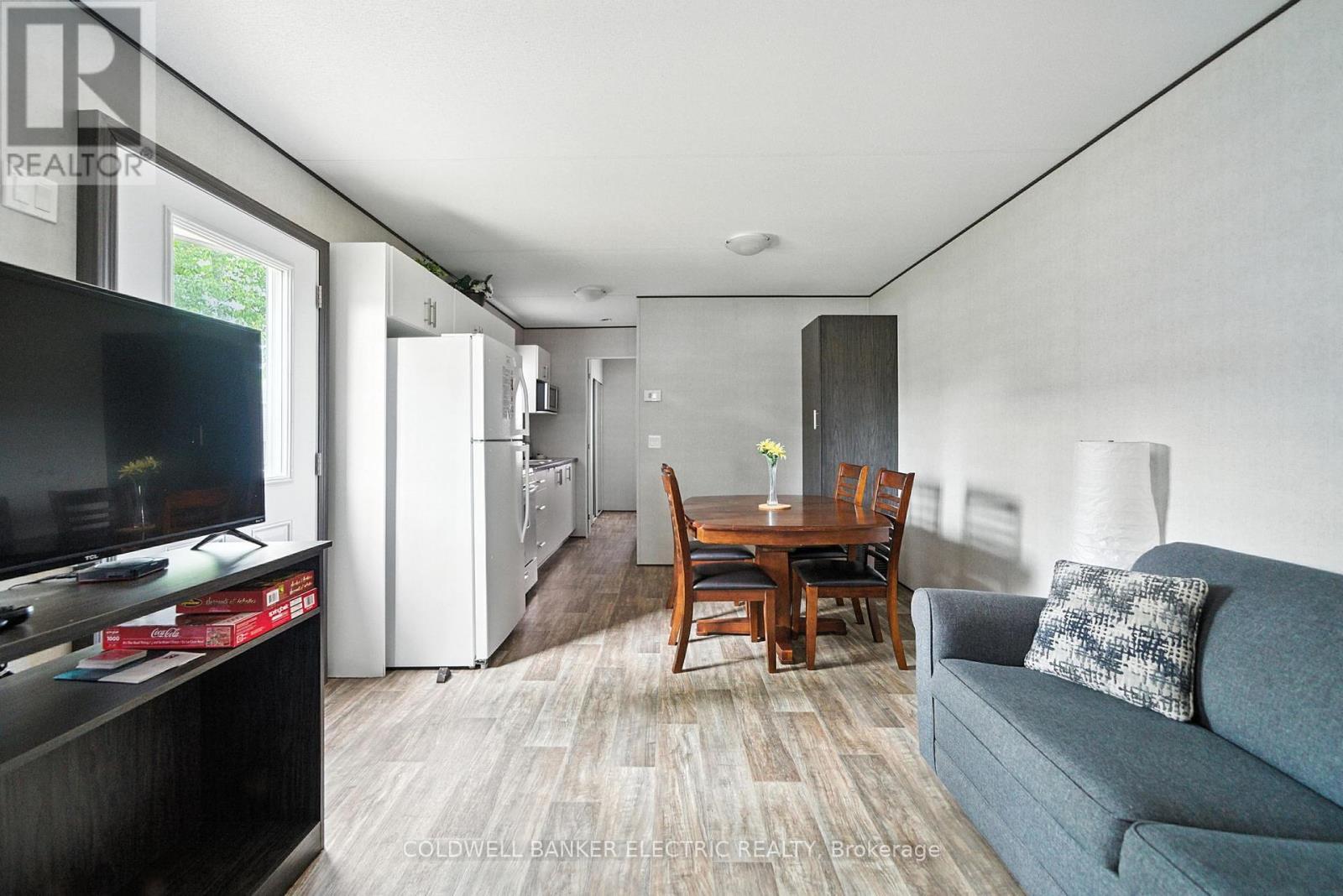 40 Stand - 1235 Villiers Line, Otonabee-South Monaghan, ON - Indoor