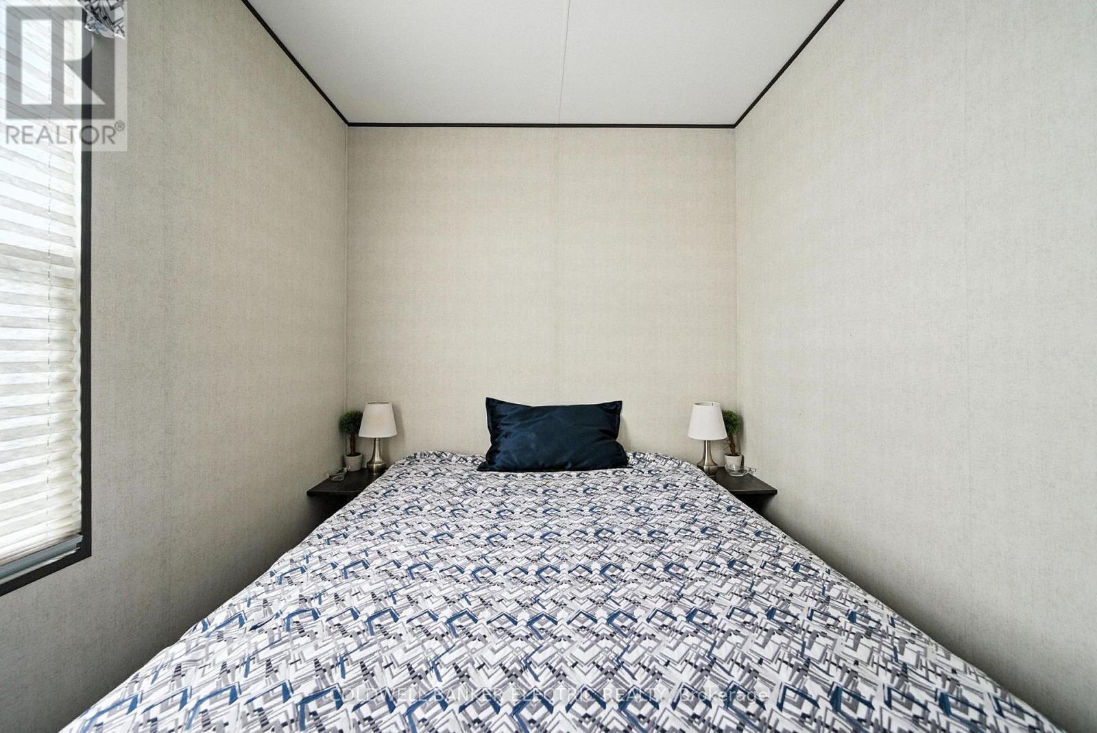 40 Stand - 1235 Villiers Line, Otonabee-South Monaghan, ON - Indoor Photo Showing Bedroom