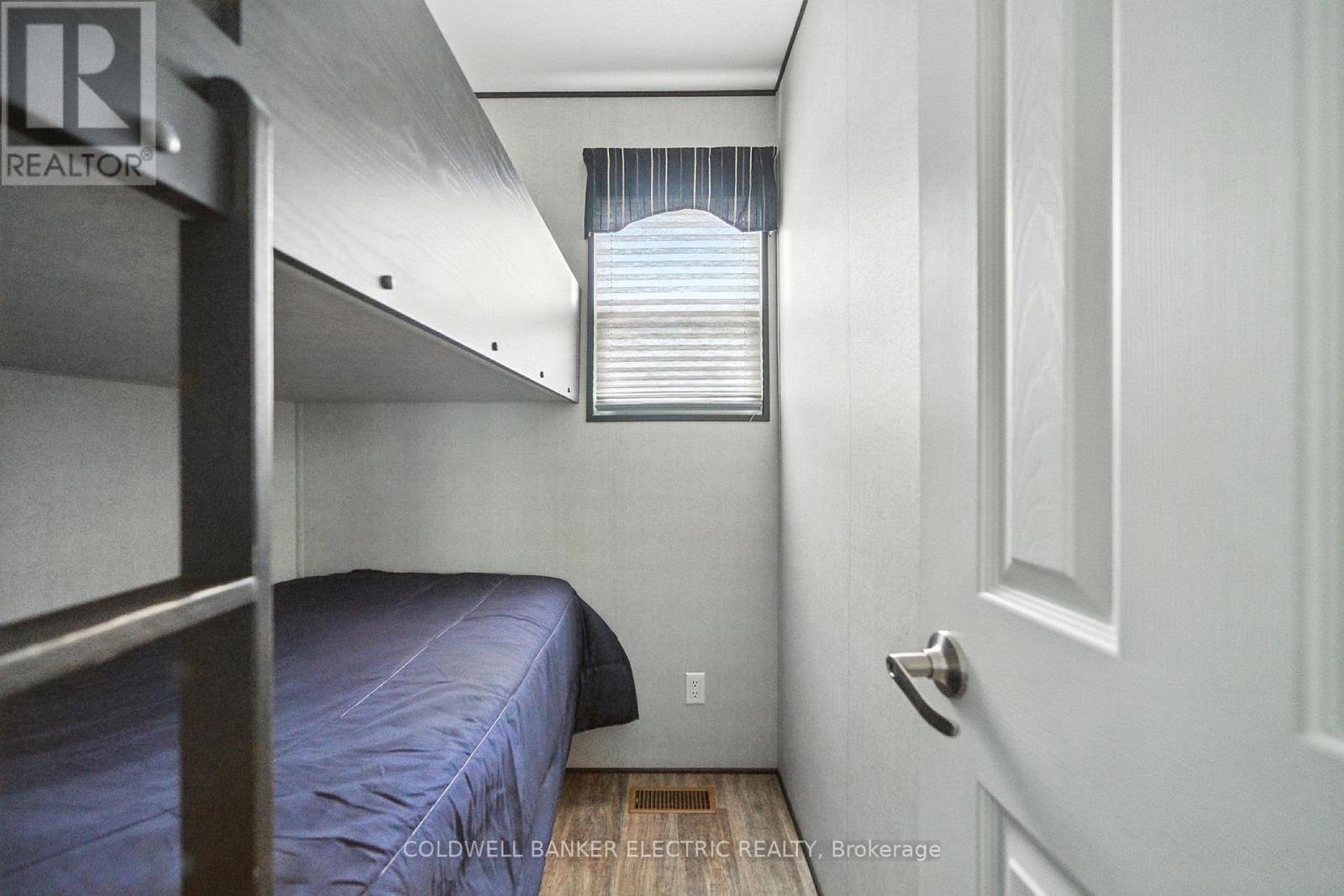 40 Stand - 1235 Villiers Line, Otonabee-South Monaghan, ON - Indoor