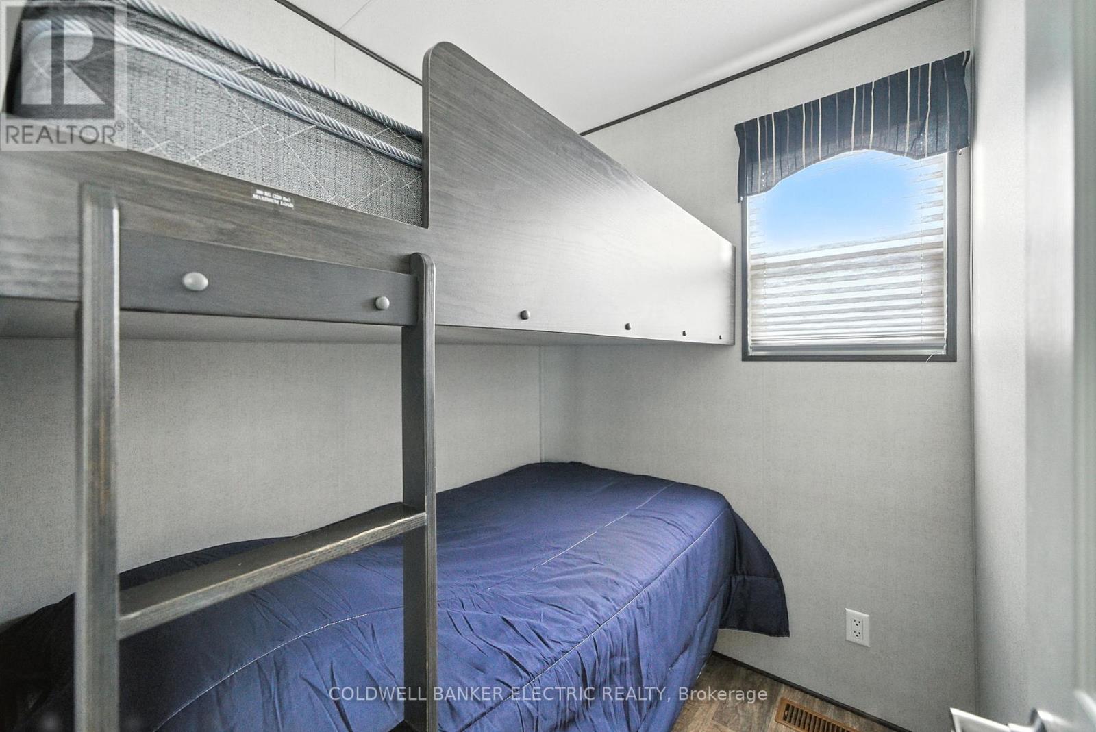 40 Stand - 1235 Villiers Line, Otonabee-South Monaghan, ON - Indoor Photo Showing Bedroom