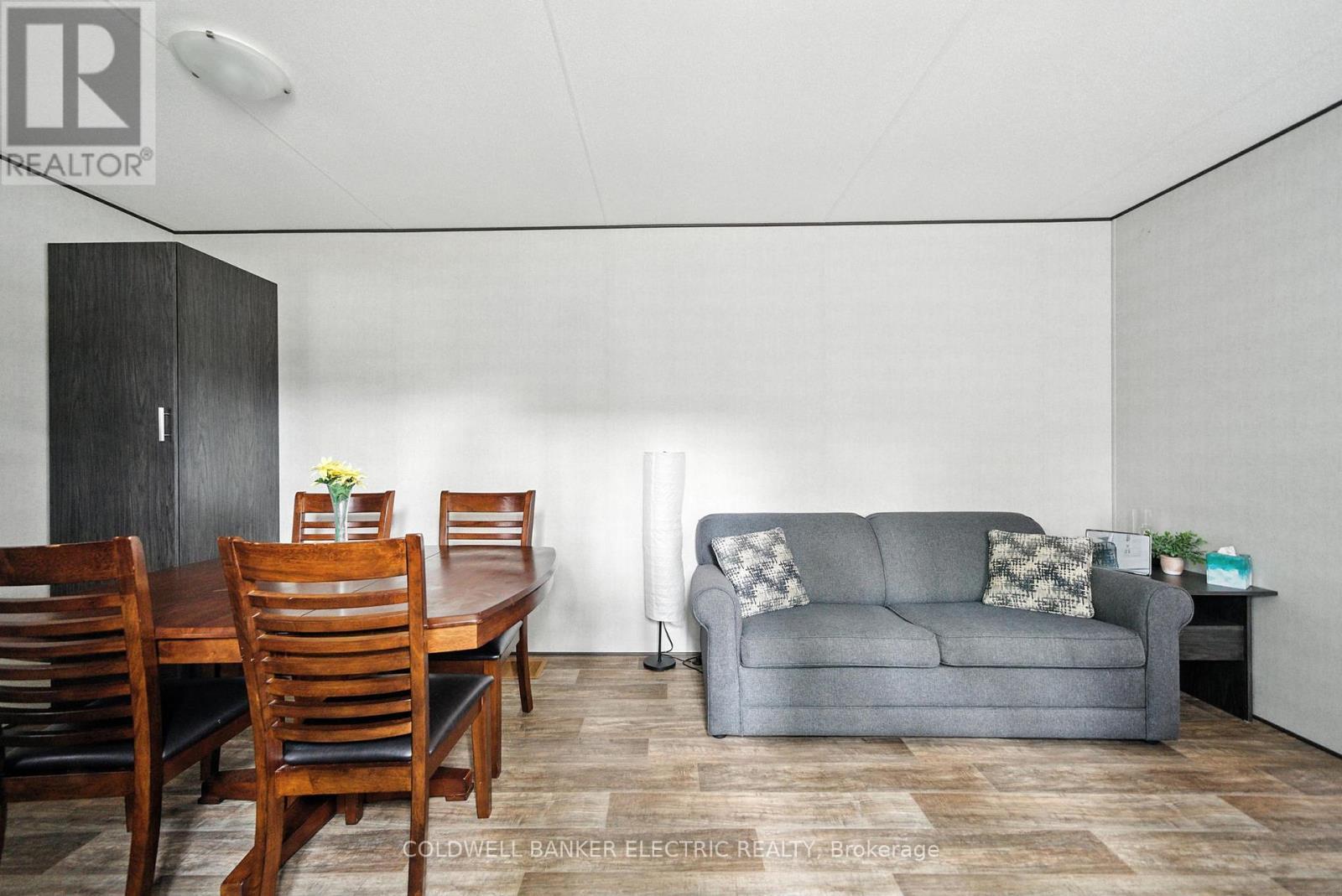 40 Stand - 1235 Villiers Line, Otonabee-South Monaghan, ON - Indoor