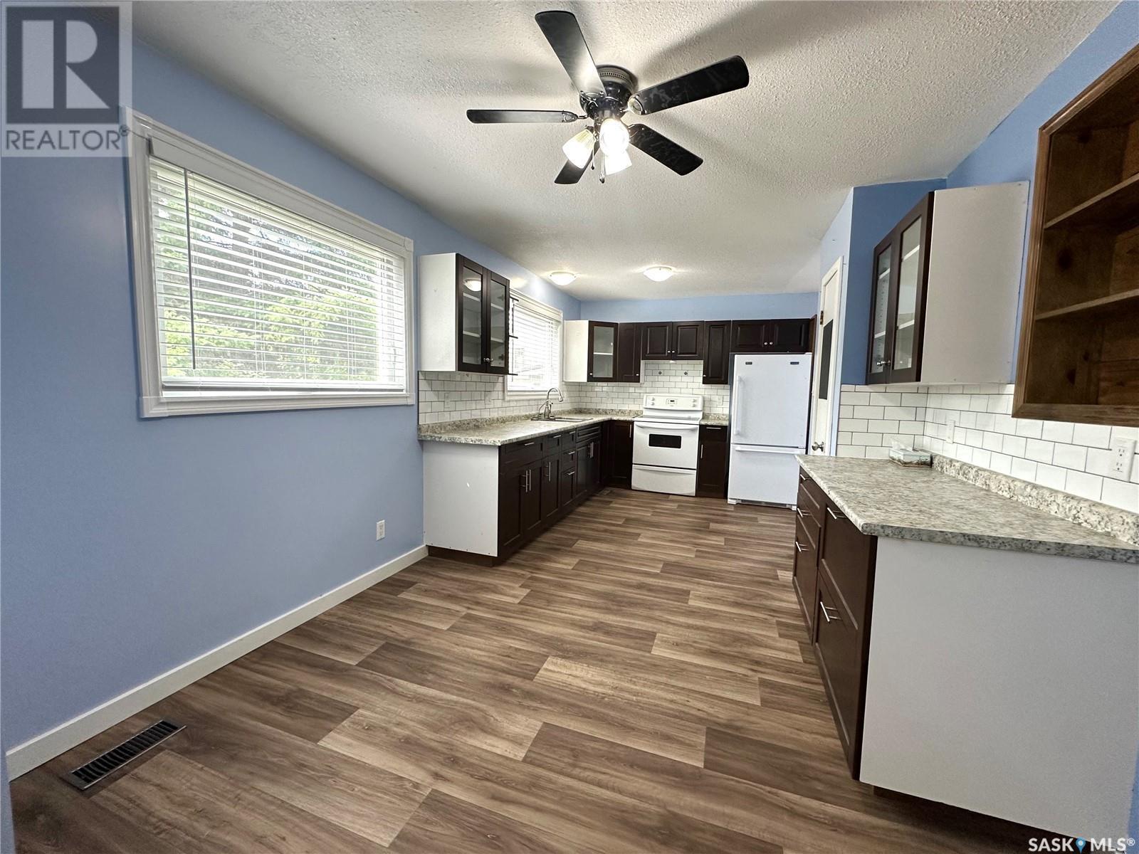 101 1St Avenue, Medstead, SK - Indoor Photo Showing Kitchen