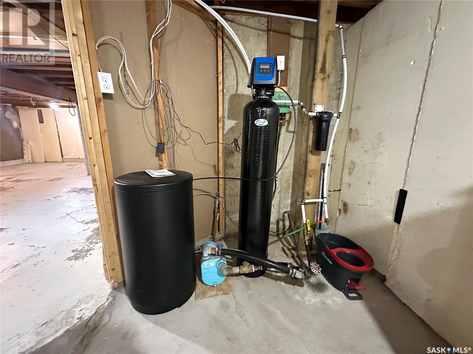 101 1St Avenue, Medstead, SK - Indoor Photo Showing Basement