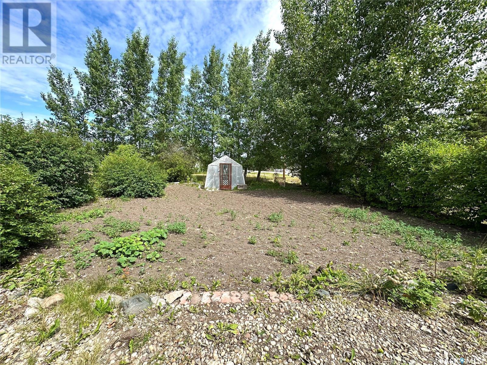 101 1St Avenue, Medstead, SK - Outdoor