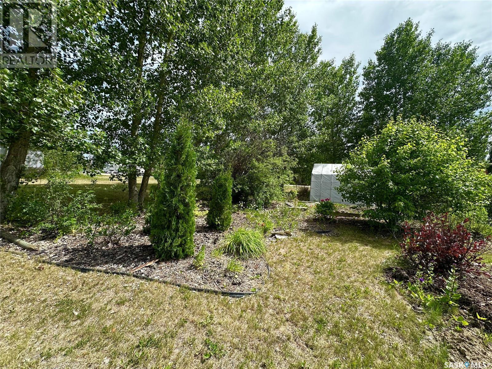 101 1St Avenue, Medstead, SK - Outdoor