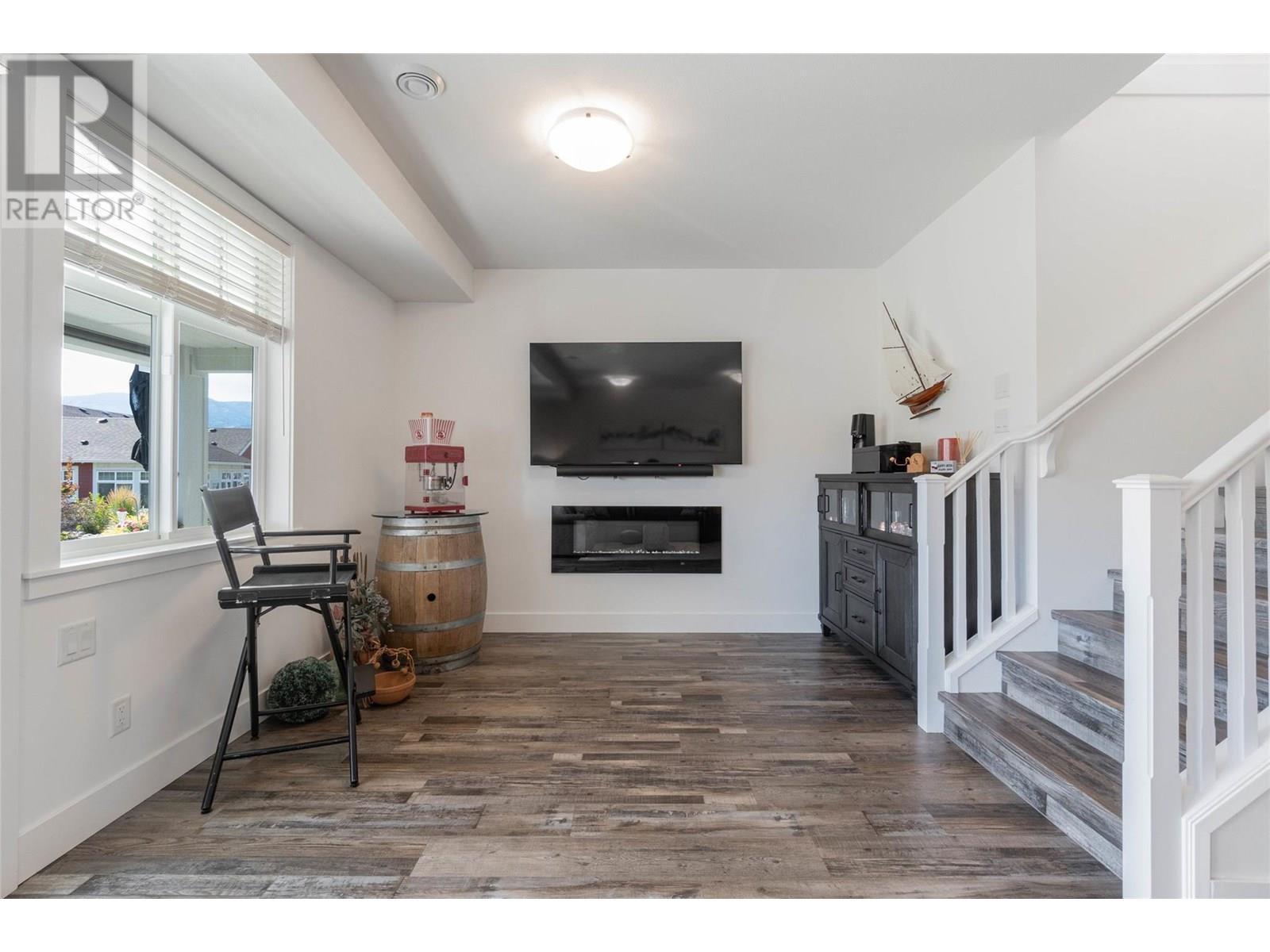 2450 Radio Tower Road Unit# 252, Oliver, BC - Indoor With Fireplace