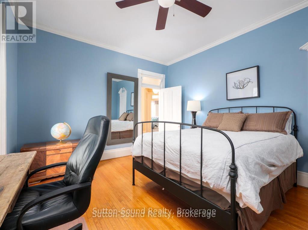 Bedroom 2 - 932 3Rd Avenue W, Owen Sound, ON - Indoor Photo Showing Bedroom
