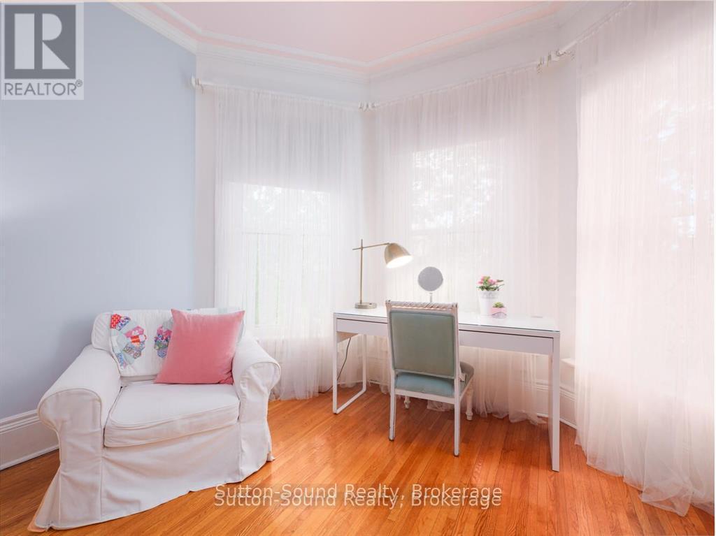 high bedroom - 932 3Rd Avenue W, Owen Sound, ON - Indoor