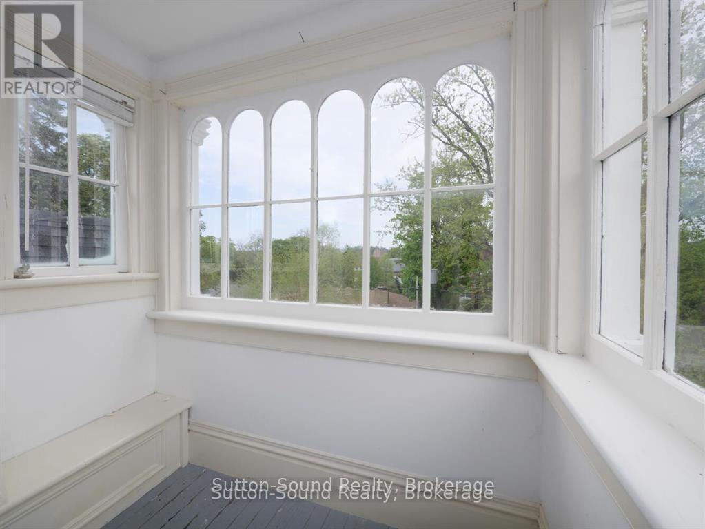 viewing tower - 932 3Rd Avenue W, Owen Sound, ON - Indoor Photo Showing Other Room