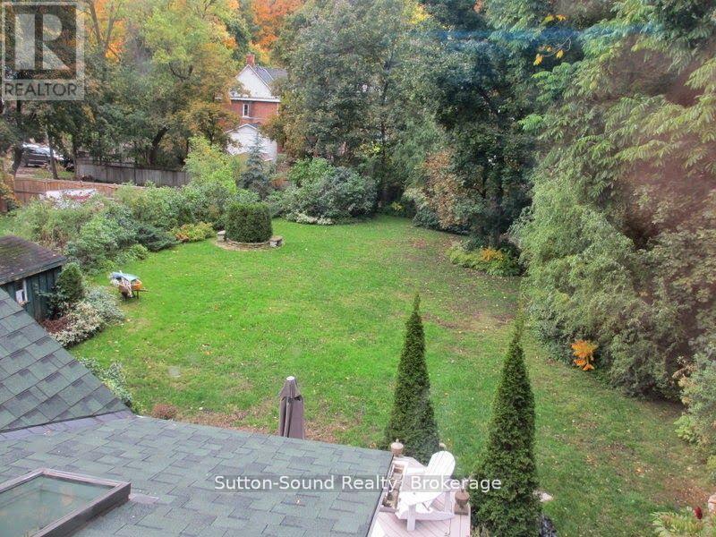 huge yard - 932 3Rd Avenue W, Owen Sound, ON - Outdoor