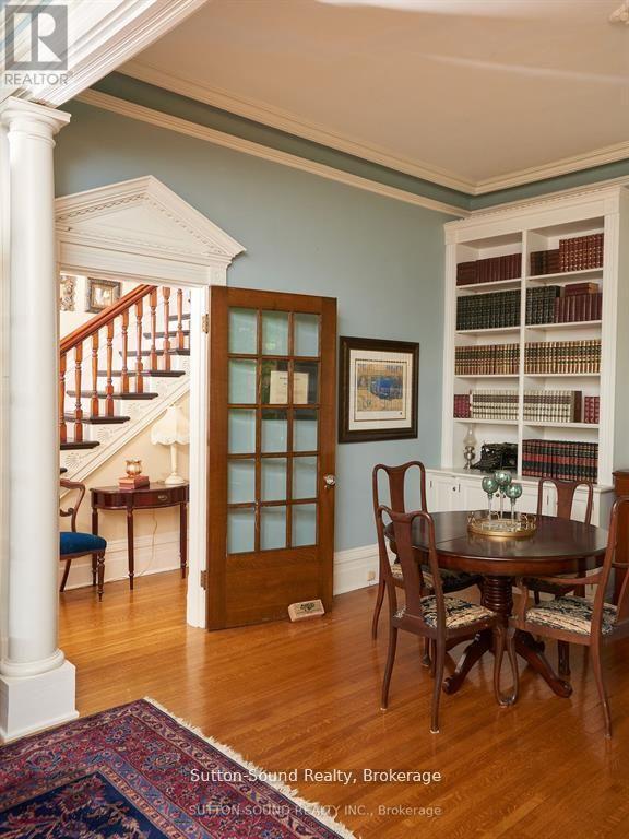 Den is open to sitting room - 932 3Rd Avenue W, Owen Sound, ON - Indoor