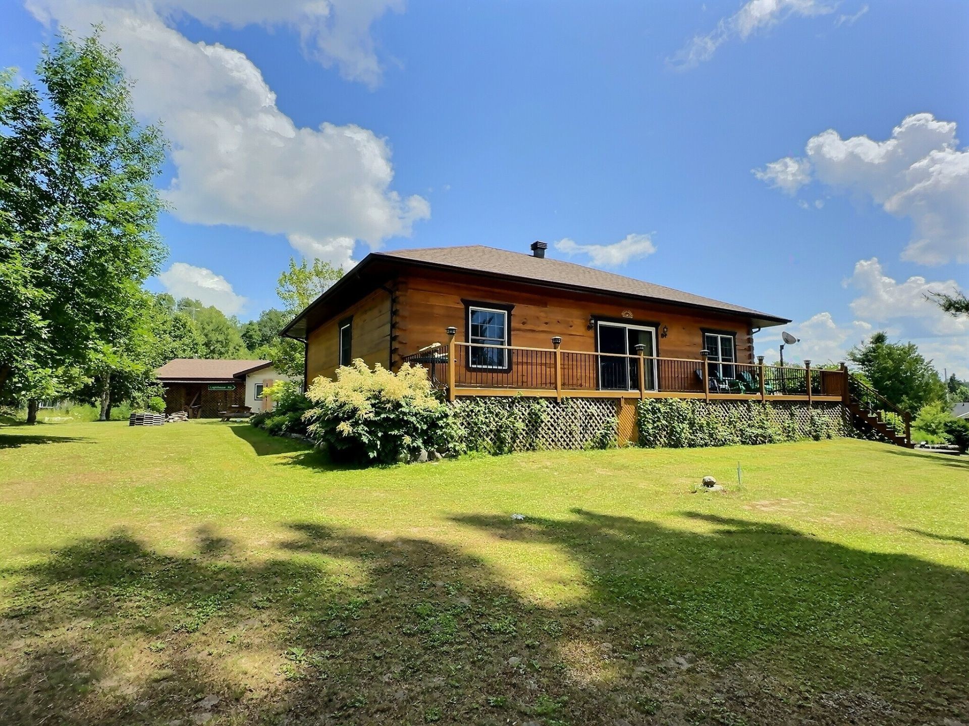Face arrière - 1997 Ch. Adrien-Denis, Laniel, QC - Outdoor With Deck Patio Veranda
