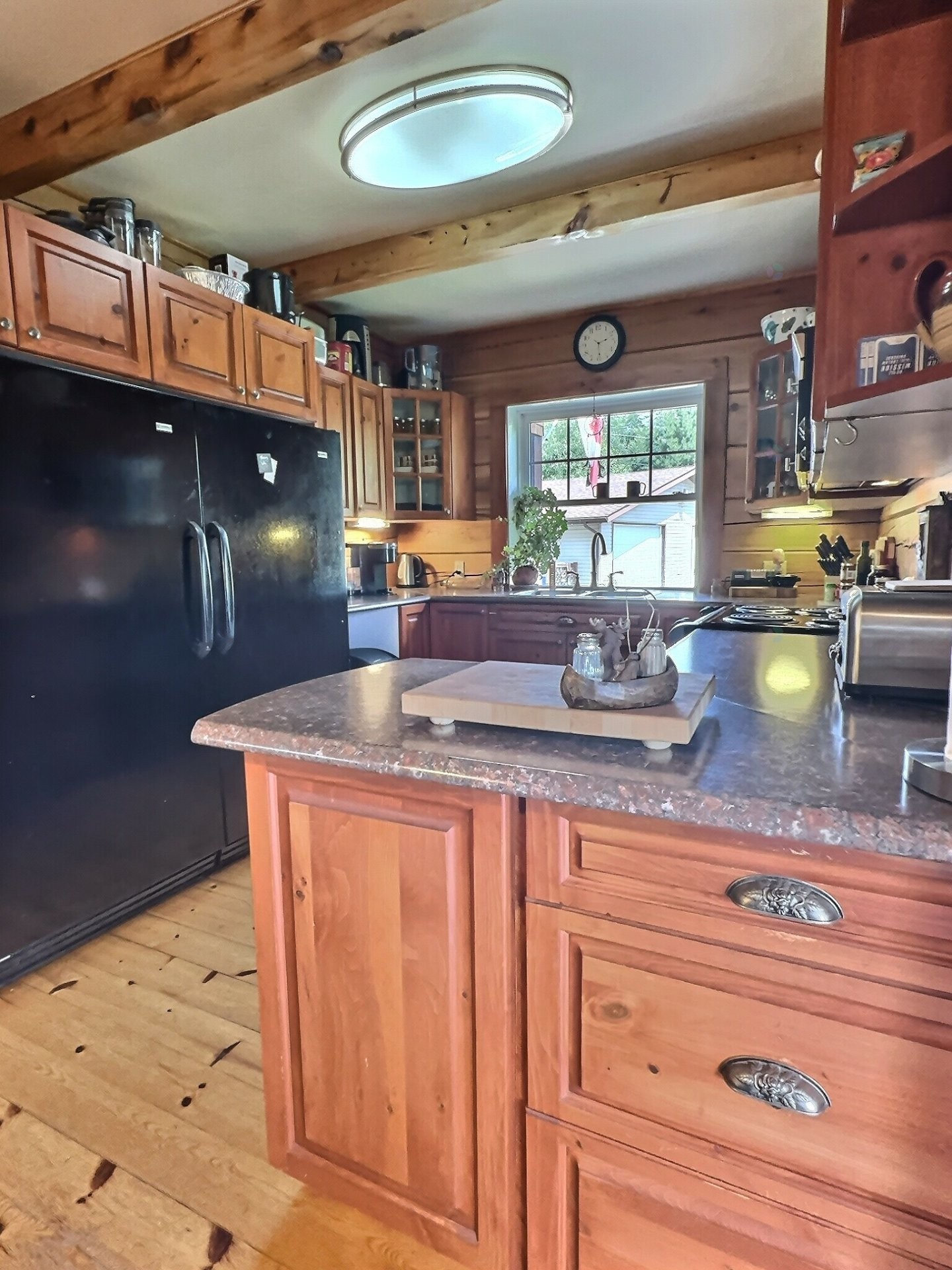 Cuisine - 1997 Ch. Adrien-Denis, Laniel, QC - Indoor Photo Showing Kitchen