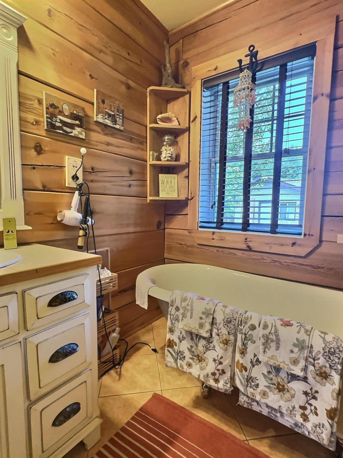 Salle de bains - 1997 Ch. Adrien-Denis, Laniel, QC - Indoor Photo Showing Other Room