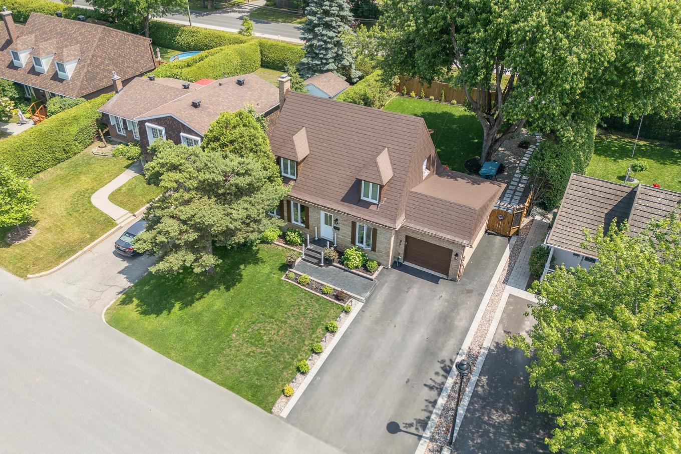 Photo aérienne - 316 Rue Ladouceur, Montréal (L'Île-Bizard/Sainte-Geneviève), QC - Outdoor