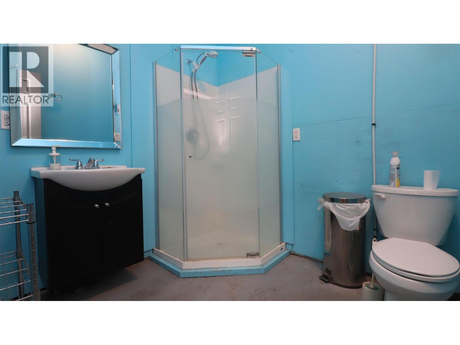 5795 Squilax-Anglemont Road, Celista, BC - Indoor Photo Showing Bathroom