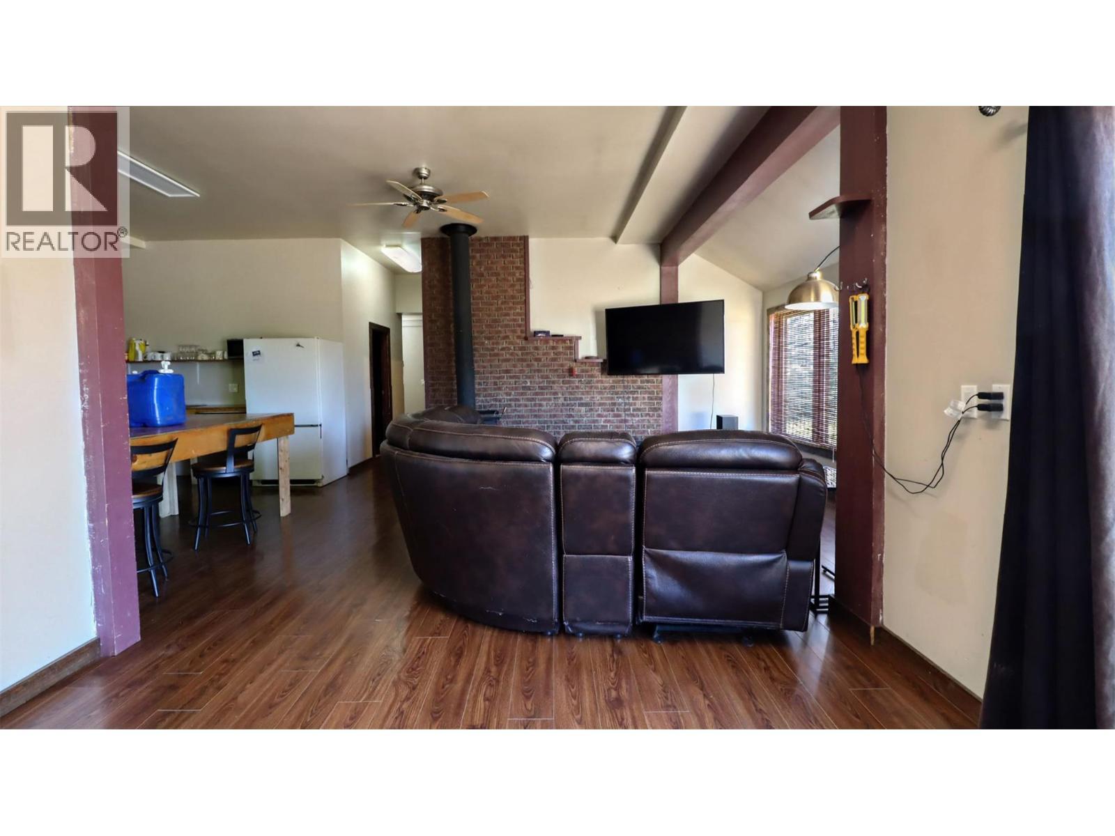 5795 Squilax-Anglemont Road, Celista, BC - Indoor Photo Showing Other Room