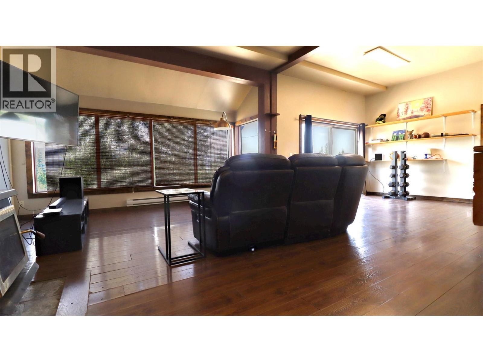 5795 Squilax-Anglemont Road, Celista, BC - Indoor