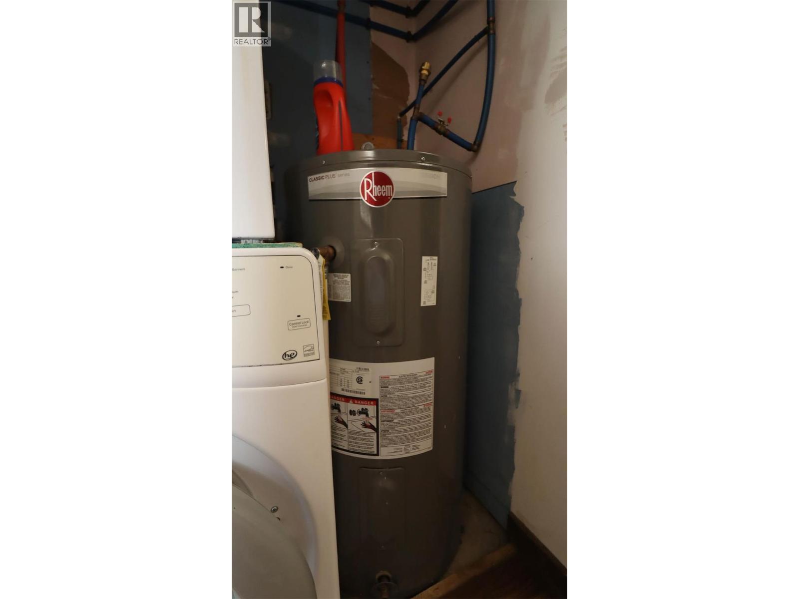 5795 Squilax-Anglemont Road, Celista, BC - Indoor Photo Showing Basement