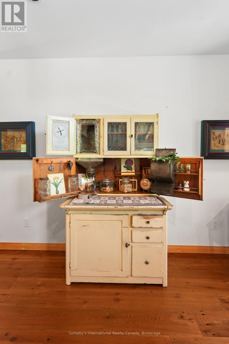 520 Is 80 Go Home Lake, Georgian Bay (Gibson), ON - Indoor Photo Showing Kitchen