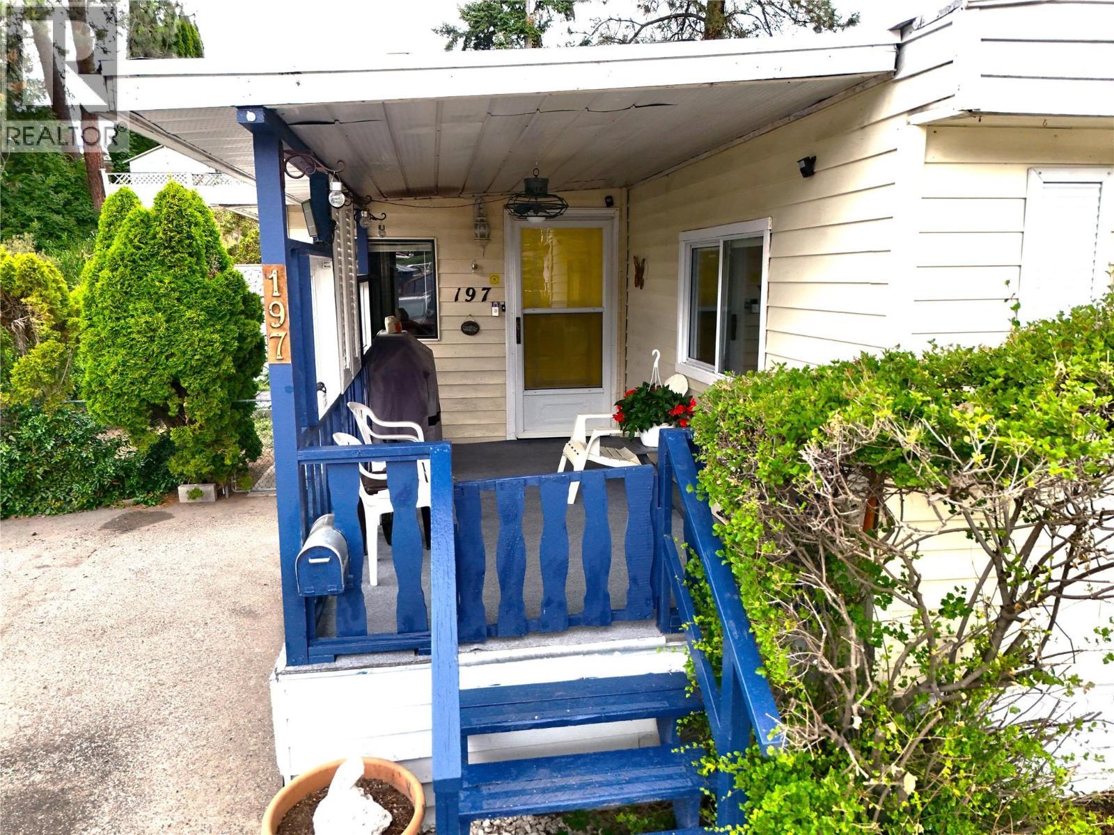Covered Front Porch Front View - 1999 97 Highway S Unit# 197, Kelowna, BC
