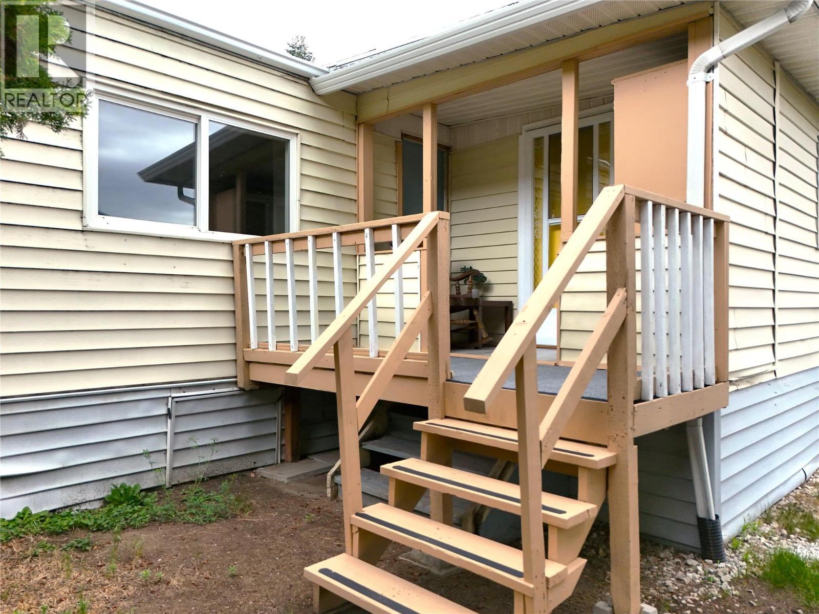 Back Porch - Quiet Use of Enjoyment - 1999 97 Highway S Unit# 197, Kelowna, BC