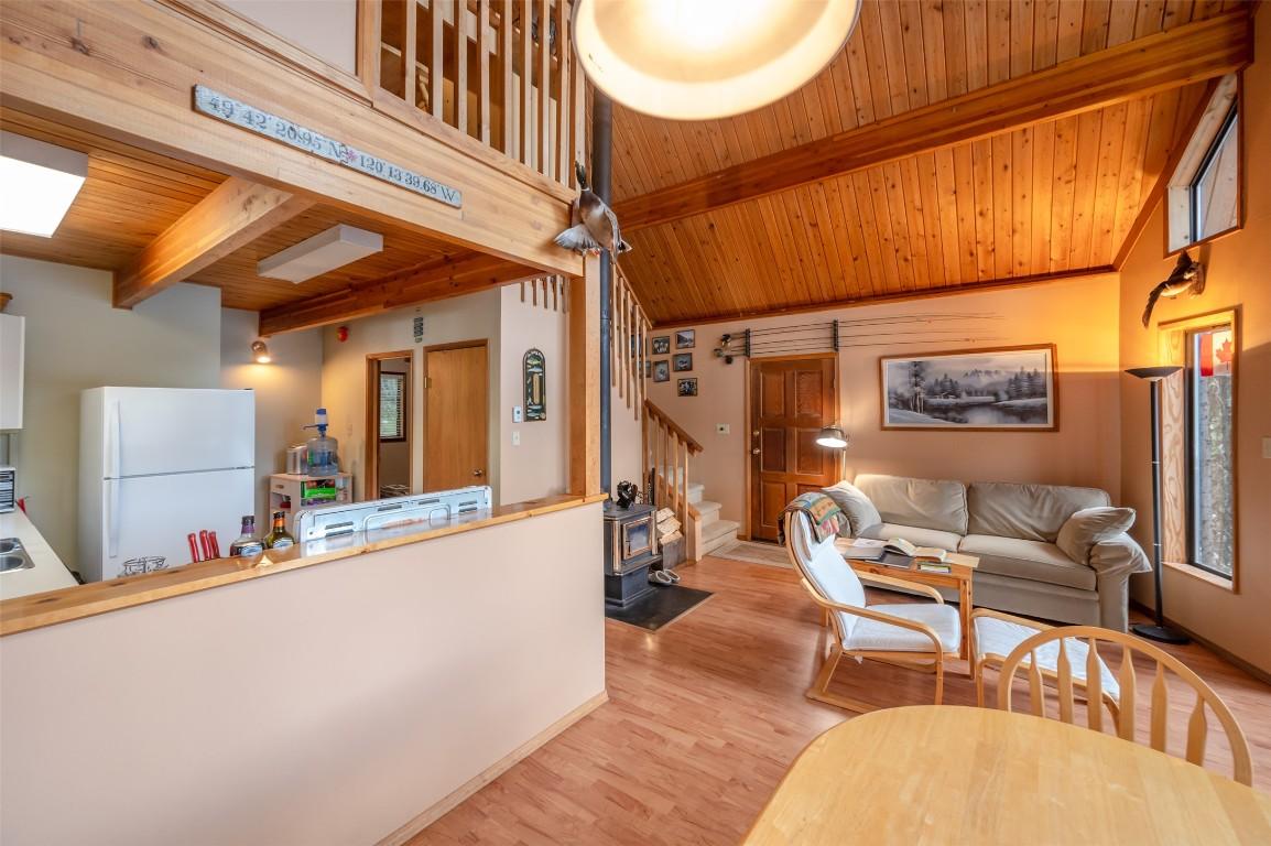 272 Link Lake Road, Princeton, BC - Indoor