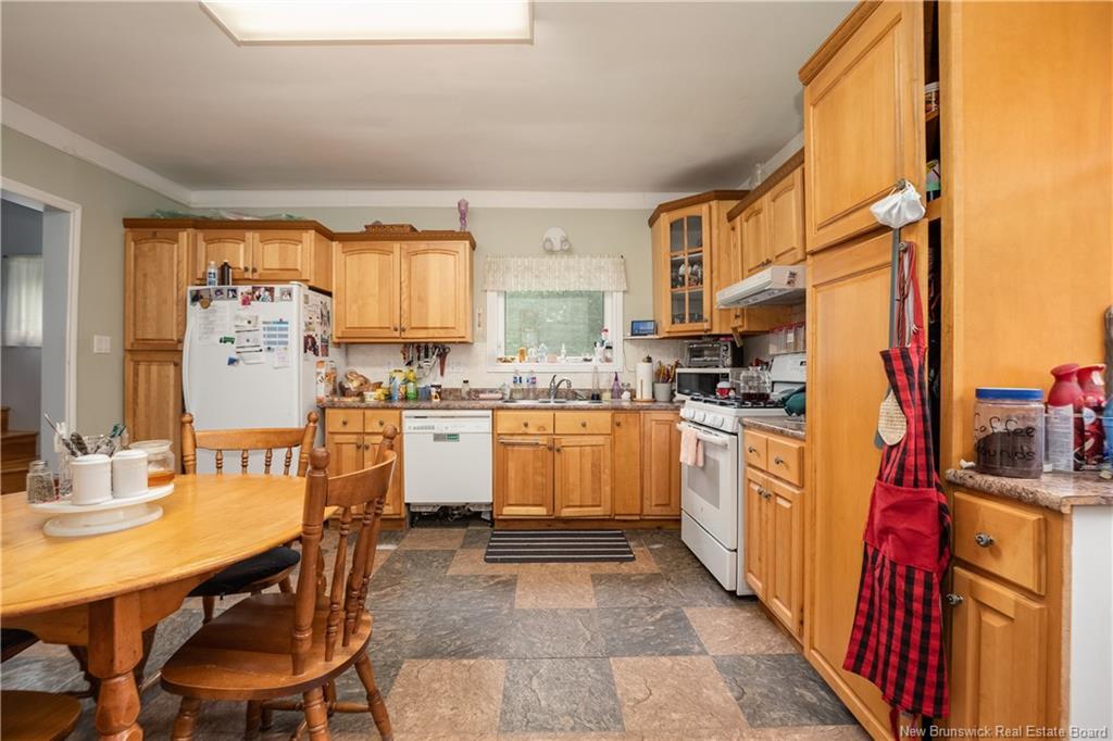 125 Elmwood Dr, Moncton, NB