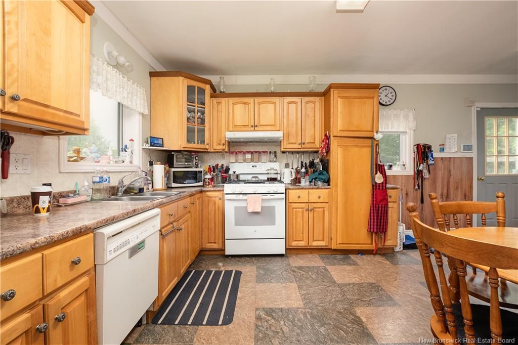 125 Elmwood Dr, Moncton, NB