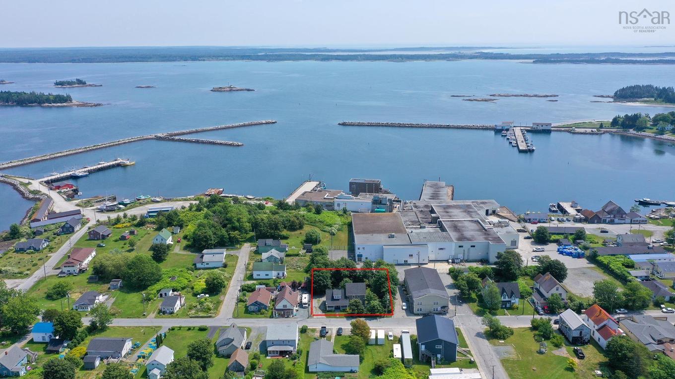 36 North Street, Lockeport, NS