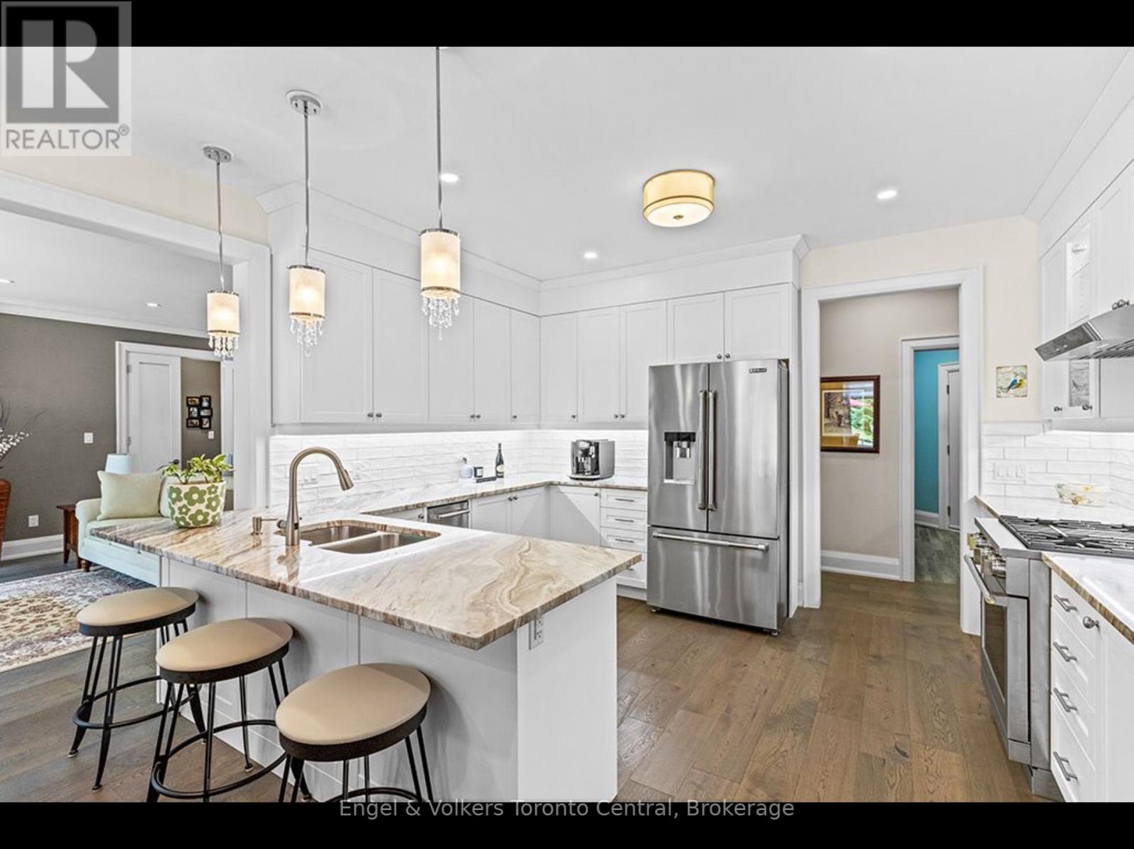 81 Spruce Street, Tiny, ON - Indoor Photo Showing Kitchen With Double Sink With Upgraded Kitchen