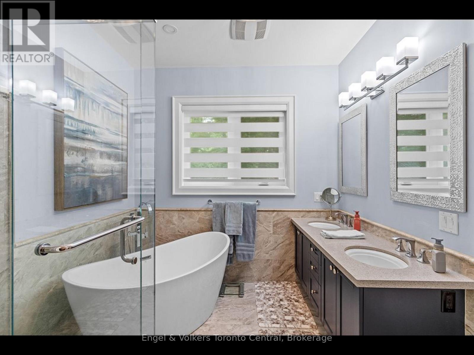 81 Spruce Street, Tiny, ON - Indoor Photo Showing Bathroom
